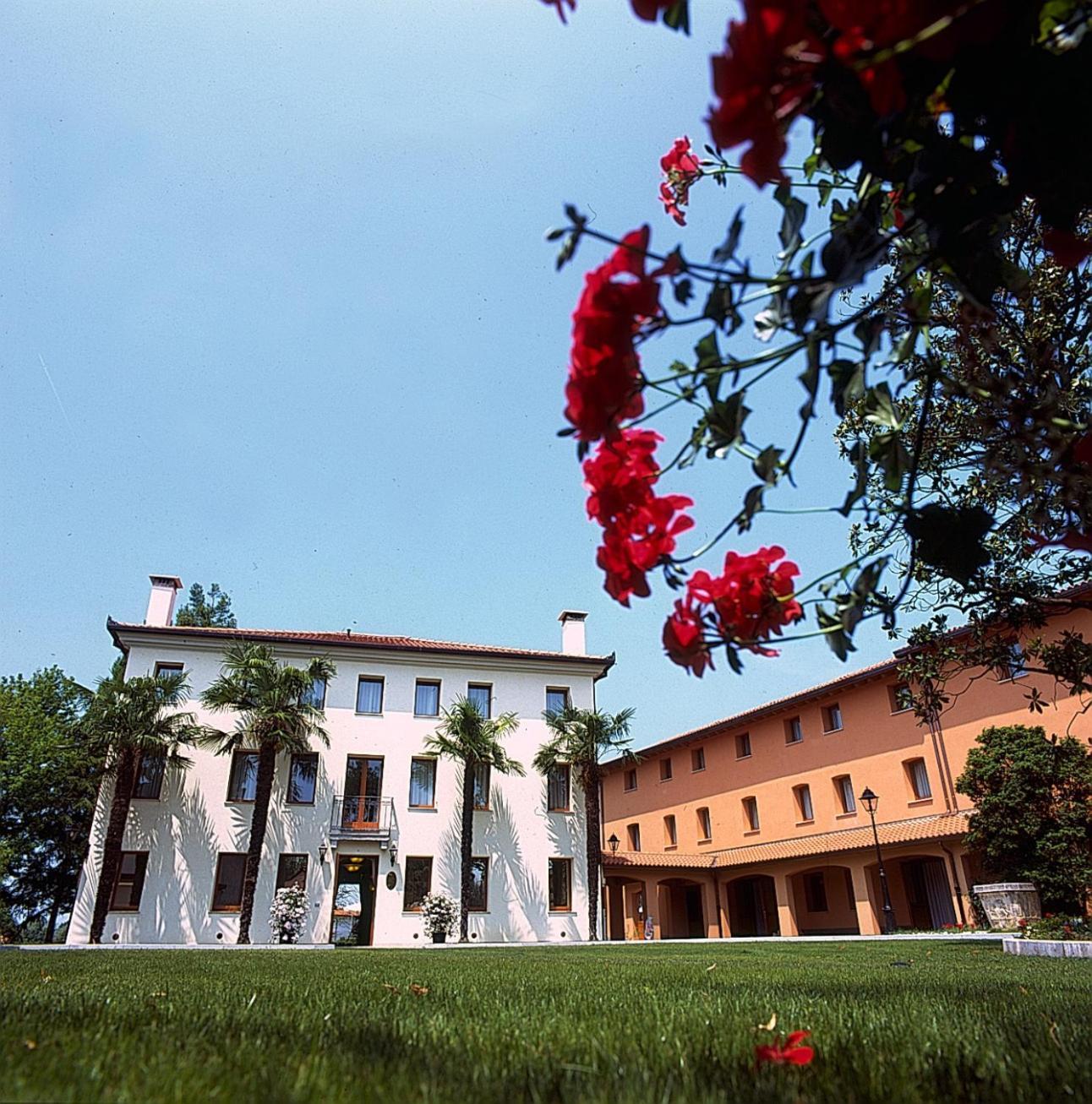 Hotel Dall'Ongaro Ghirano Exteriör bild