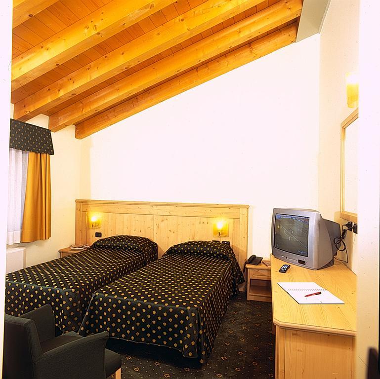 Hotel Dall'Ongaro Ghirano Exteriör bild