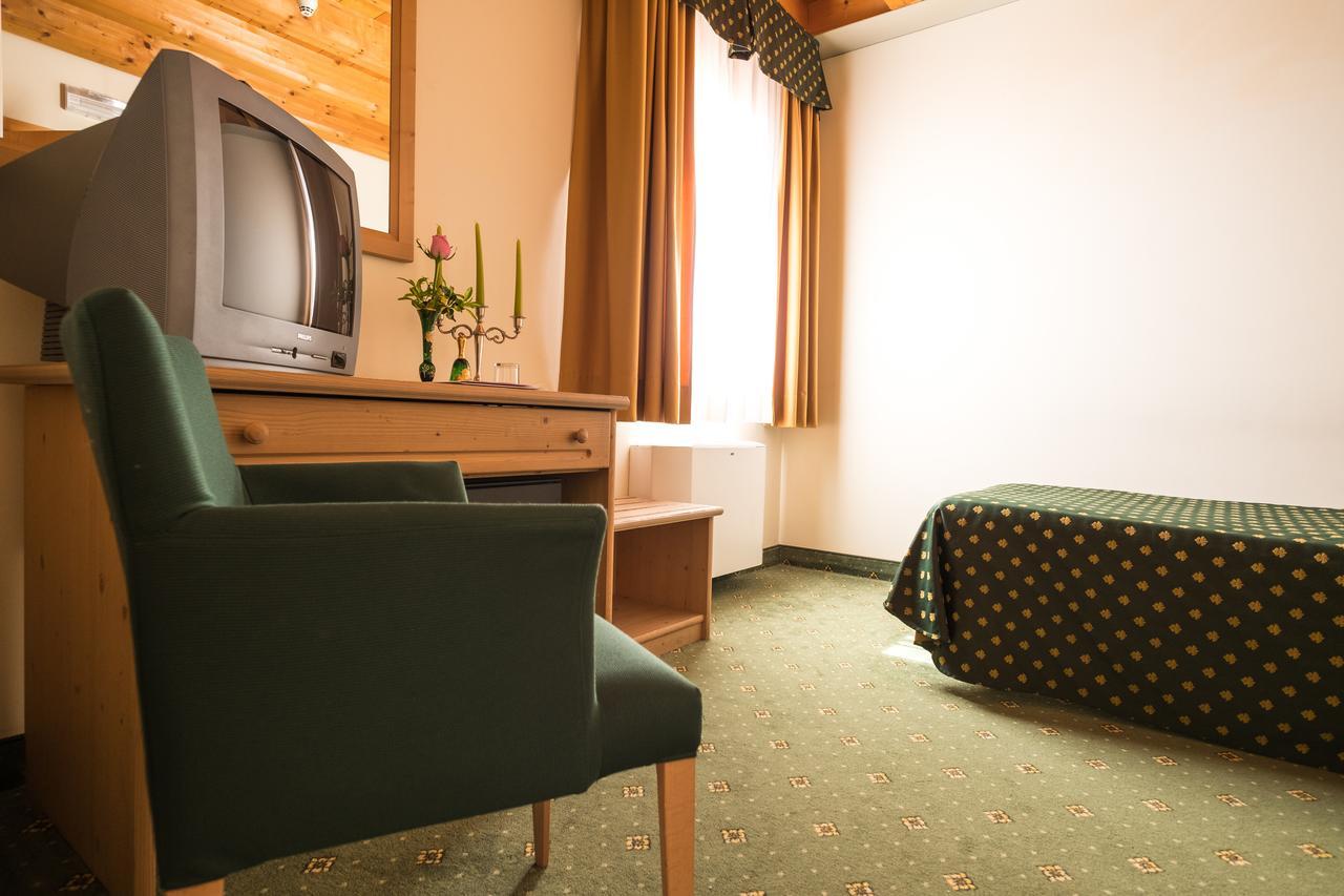 Hotel Dall'Ongaro Ghirano Exteriör bild
