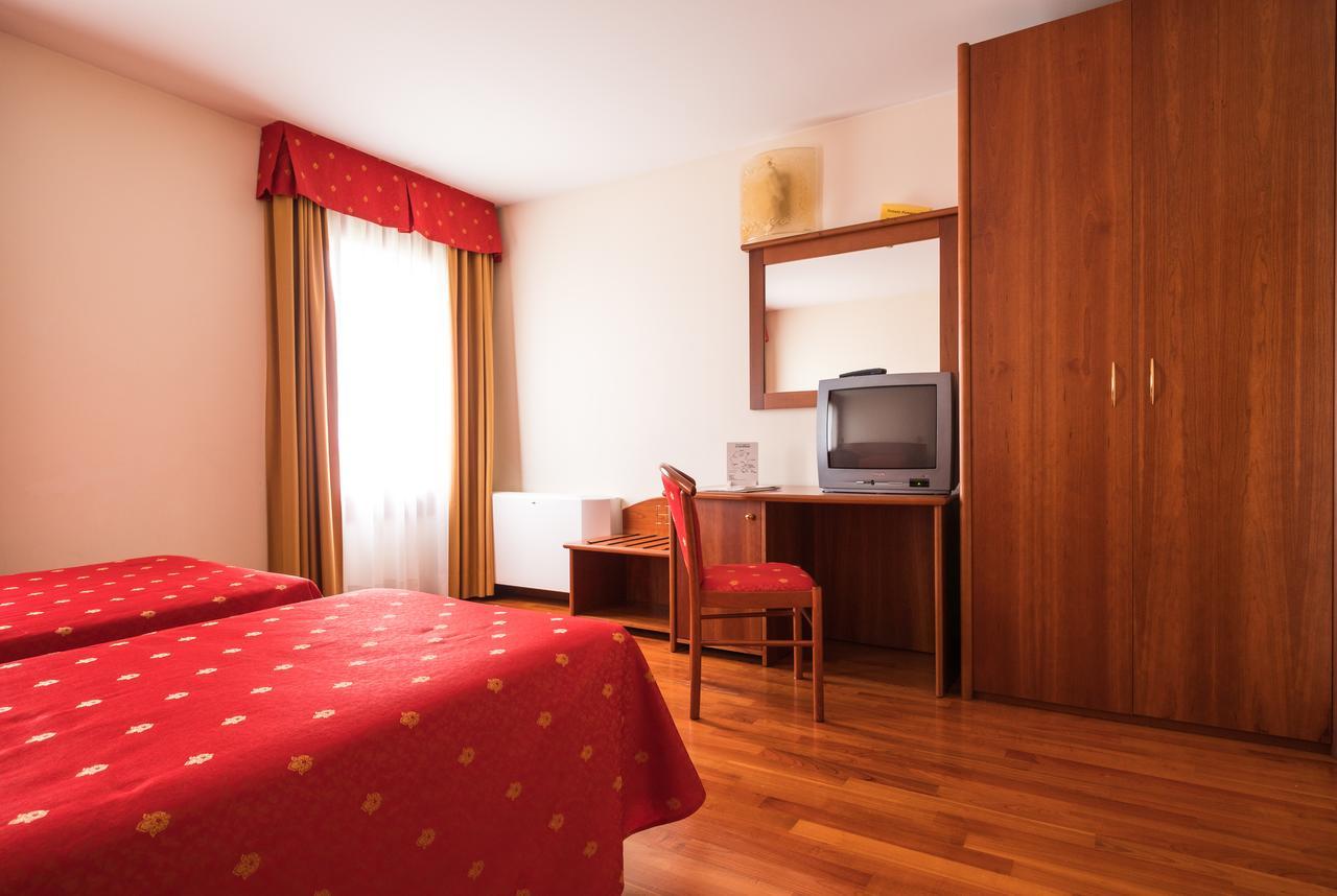 Hotel Dall'Ongaro Ghirano Exteriör bild