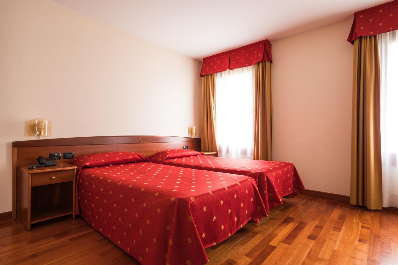 Hotel Dall'Ongaro Ghirano Exteriör bild