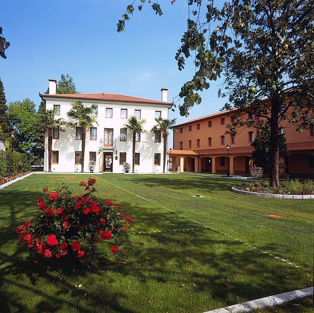Hotel Dall'Ongaro Ghirano Exteriör bild